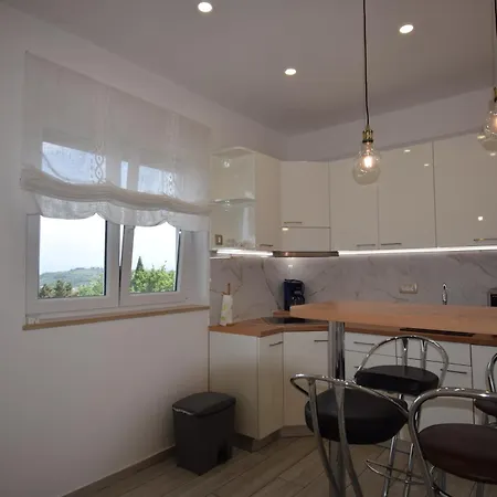 Bella Vista Lilly Apartman *