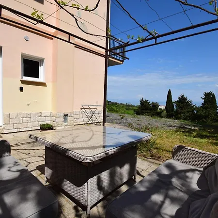 Bella Vista Lilly Apartmán *