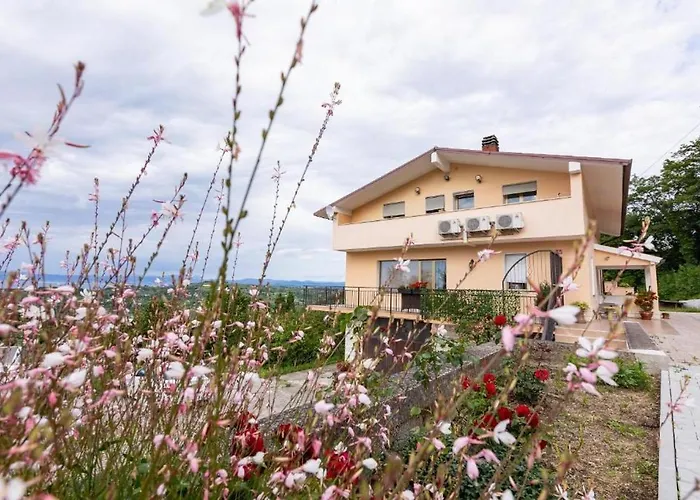 Bella Vista Lilly 公寓 *