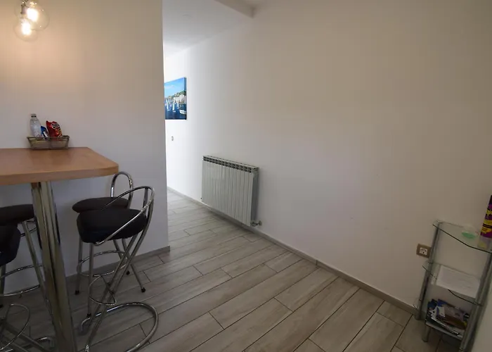 Bella Vista Lilly דירה