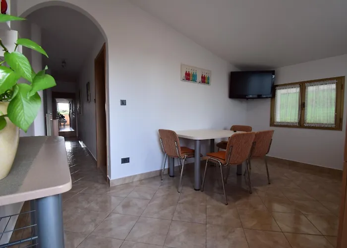 Bella Vista Lilly דירה