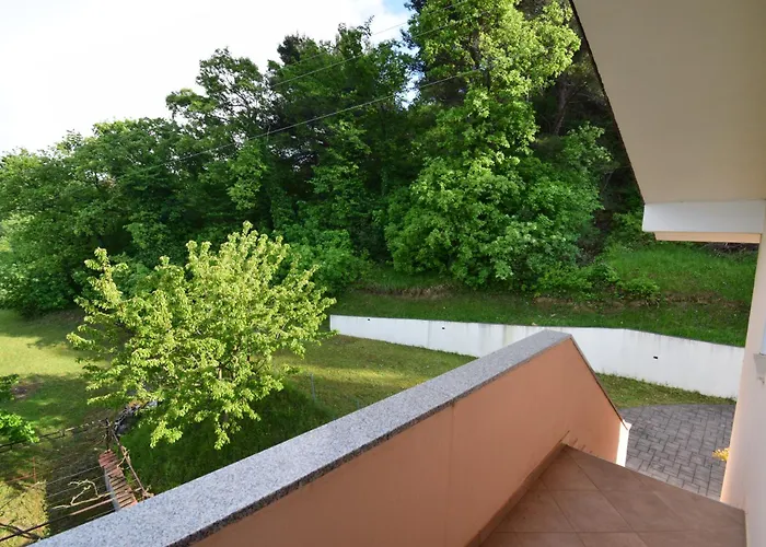 Bella Vista Lilly * בפורטורוז