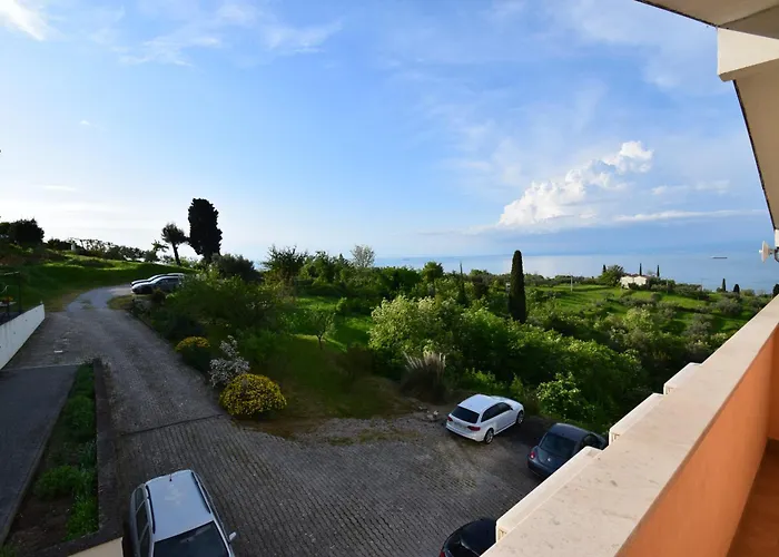 Bella Vista Lilly * בפורטורוז